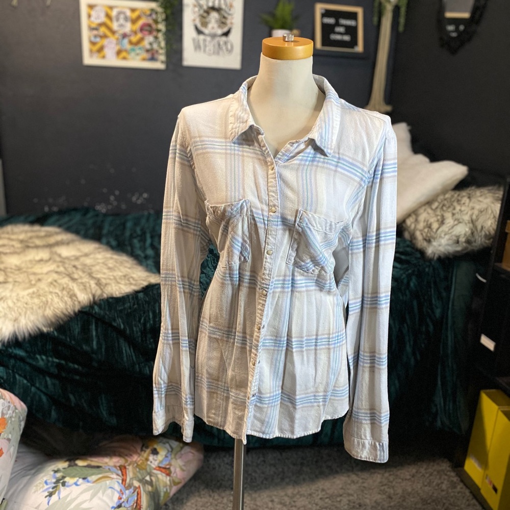 Women’s Flannel White Plaid Pearl Snap Shirt